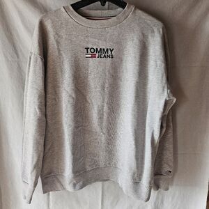 Tommy Hilfiger Tommy Jeans grey crewneck sweatshirt, large.